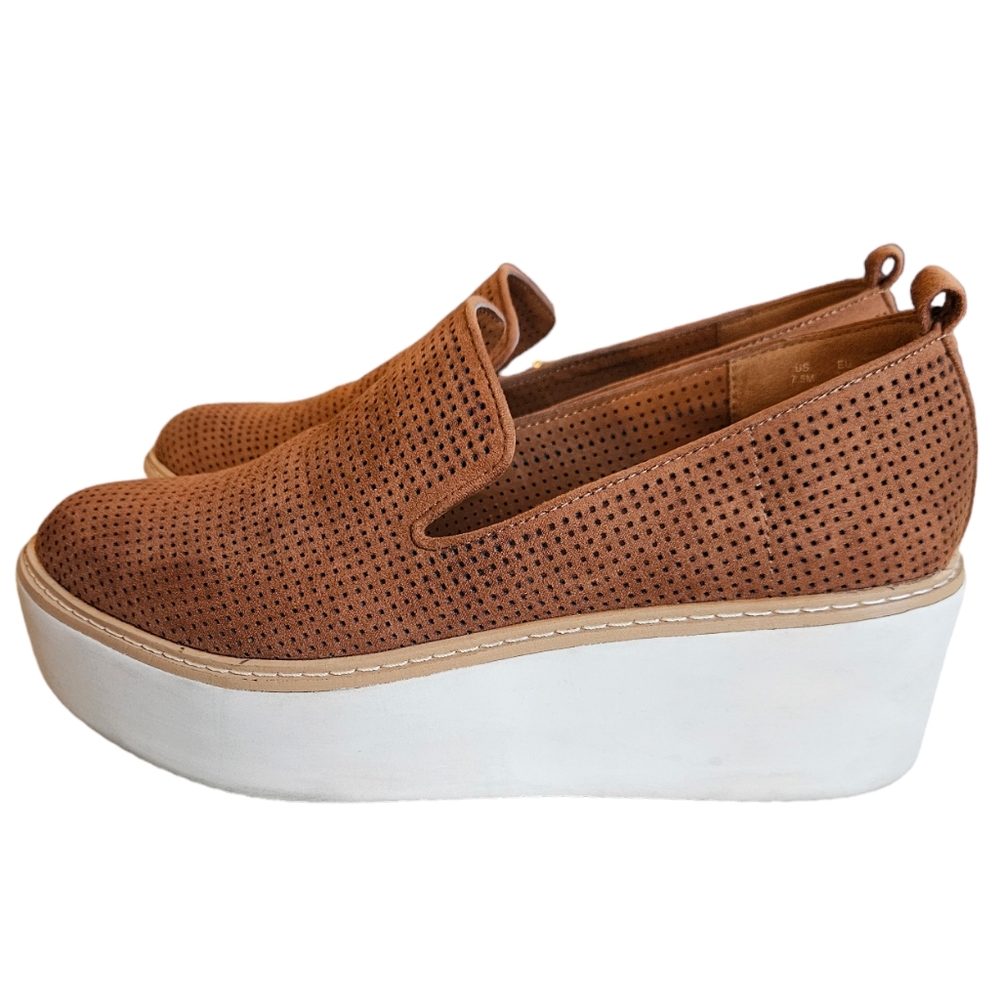 DKNY Bari Platform Sneakers Tan cognac microsuede sz 7.5 casual coastal cowgirl